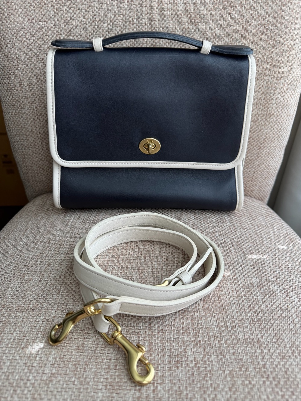 Vintage Coach Spector Two-Tone Navy and White Leather Crossbody Bag Y2K